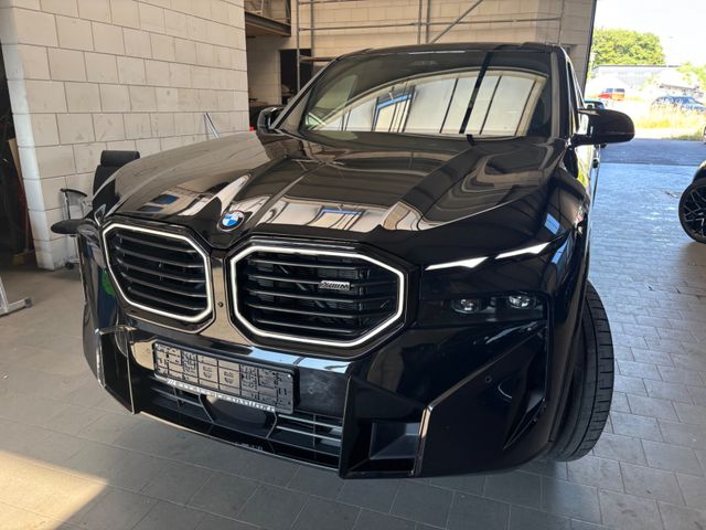 BMW XM Iconic Glow, AHK  Travel&Comfort Harman