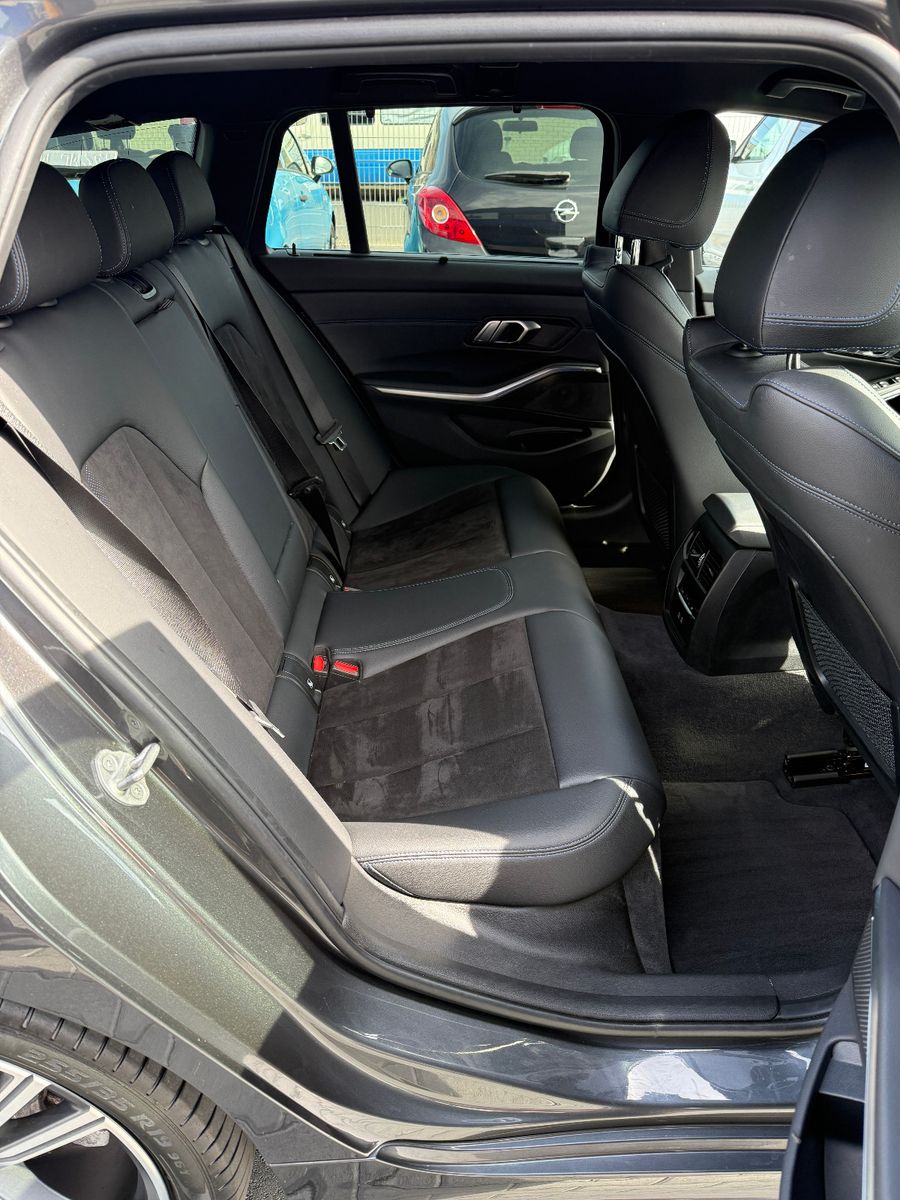 BMW 320 3 Touring 320 d xDrive M Sport foto 14