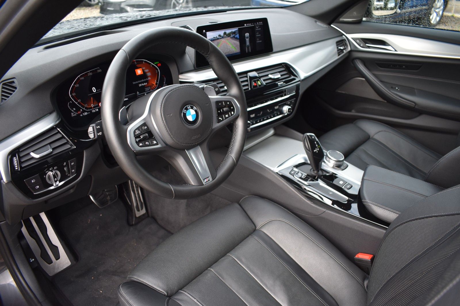 Fahrzeugabbildung BMW 540 d Touring xDrive M Sport HUD H&K Keyless go