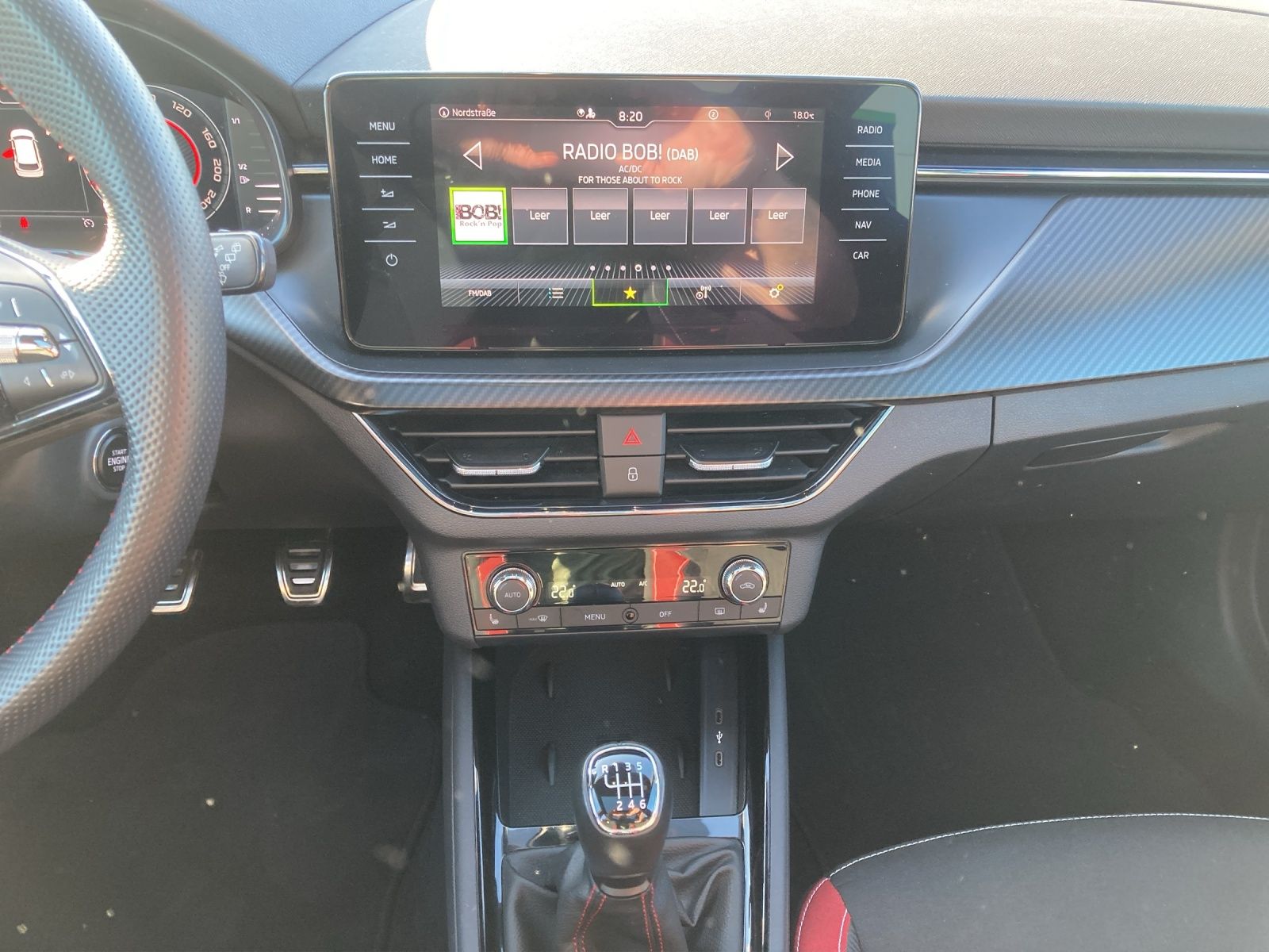 Fahrzeugabbildung SKODA Kamiq TSI Monte Carlo LED AHK Navi AID Pano ACC