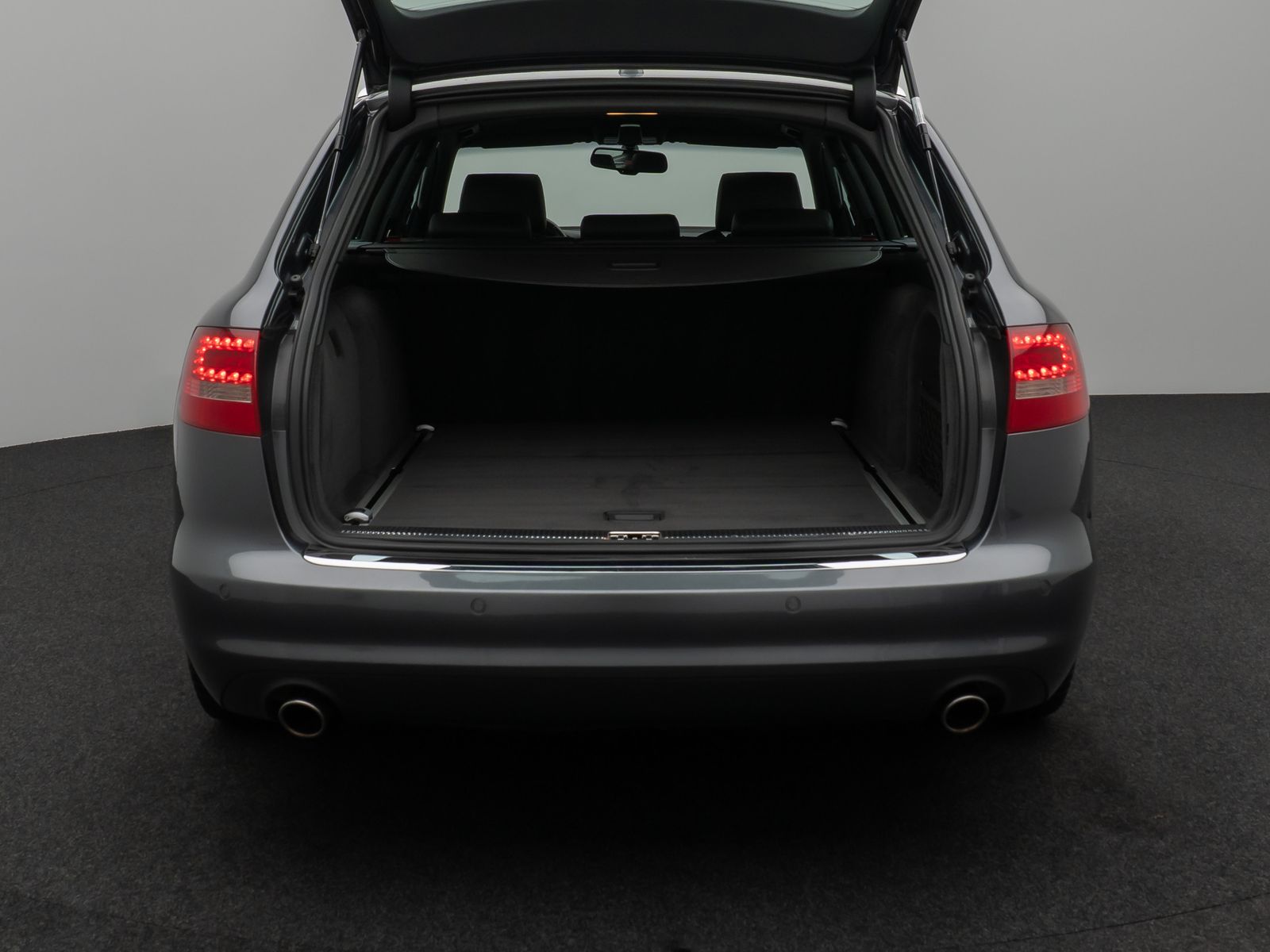 Fahrzeugabbildung Audi A6 Avant 2.7 TDI quattro S Line Glasdach Xenon