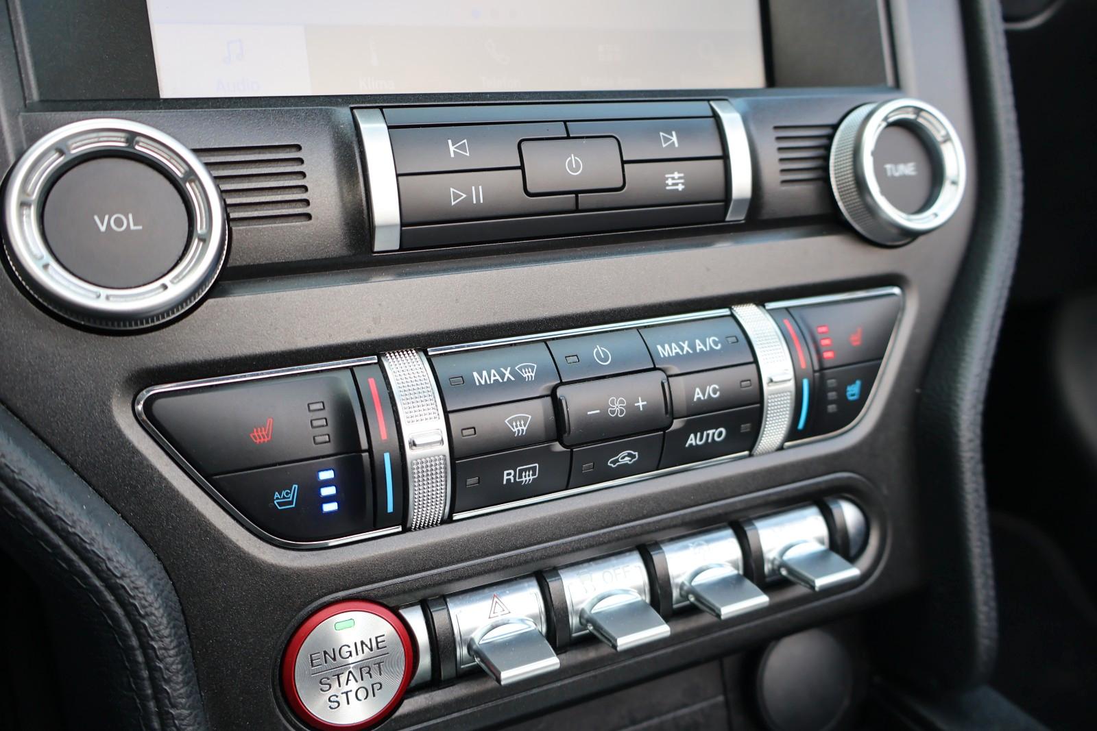 Ford Mustang 2.3 EcoBoost SHELBY OPTIK/CARPLAY/KAMERA