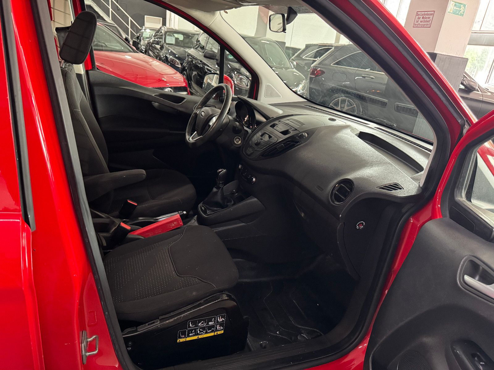 Fahrzeugabbildung Ford Tourneo Courier 1.5 TDCI TREND SERVICE & TÜV NEU