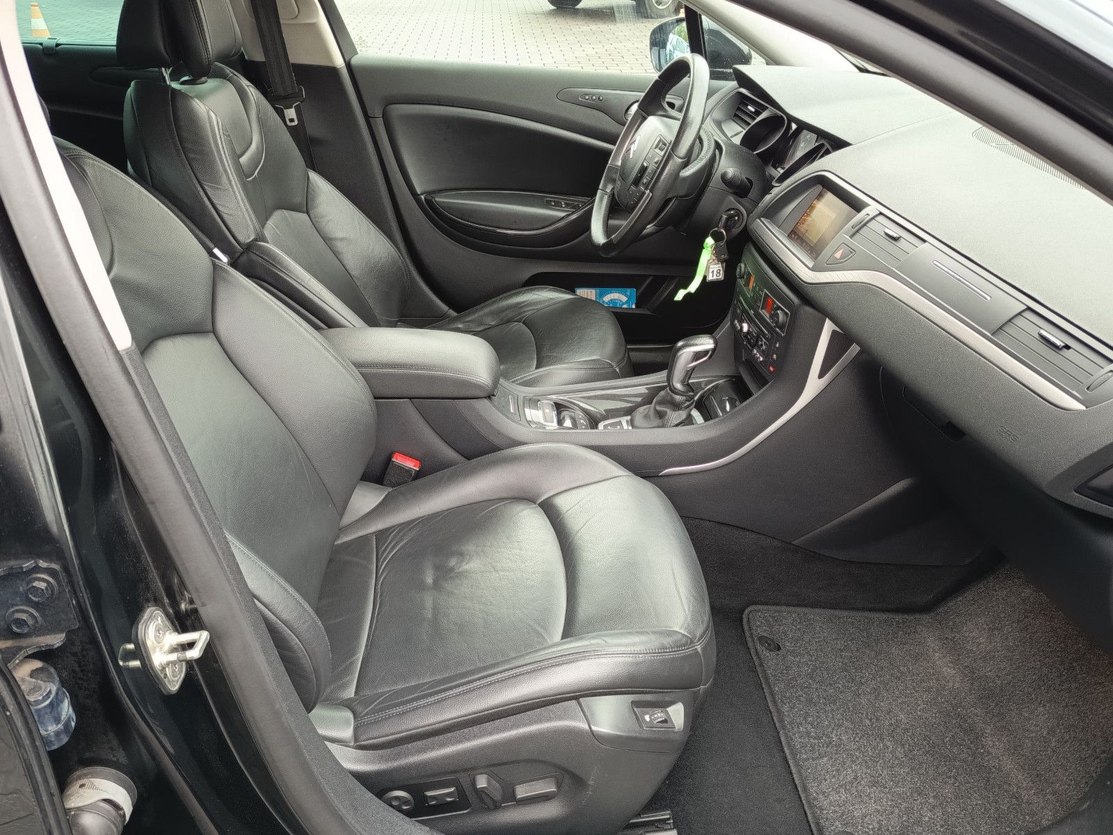 Fahrzeugabbildung Citroën C5 Tourer Exclusive NAVI KLIMAAUTO LEDER AHK SHZ