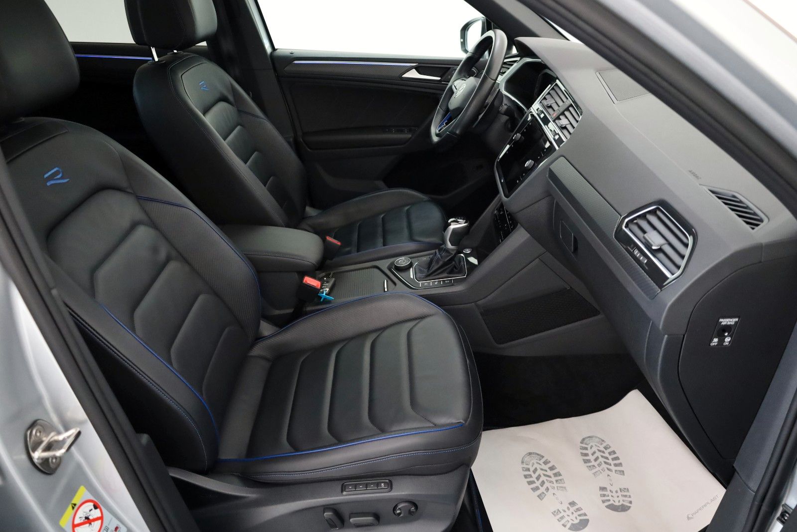 Fahrzeugabbildung Volkswagen Tiguan R 4M Leder,Navi,LED,PanDach,Harman/K,Memo