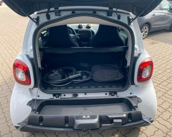Bild 9 Smart ForTwo fortwo EQ*SHZ*DAB*CARPLAY*ALLWETTER*MWST*