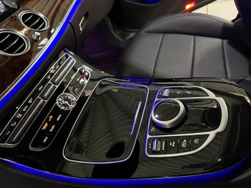 Fahrzeugabbildung Mercedes-Benz E 220d 4Matic Kamera Navi Sitzh Stop&Go Garantie