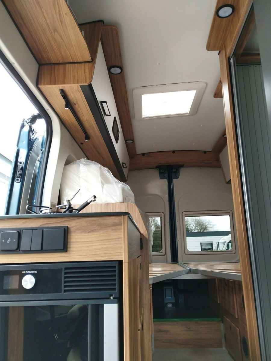 Fahrzeugabbildung Karmann Dexter 4x4 DE 570 AW Klima, RFK, El. Trittstufe