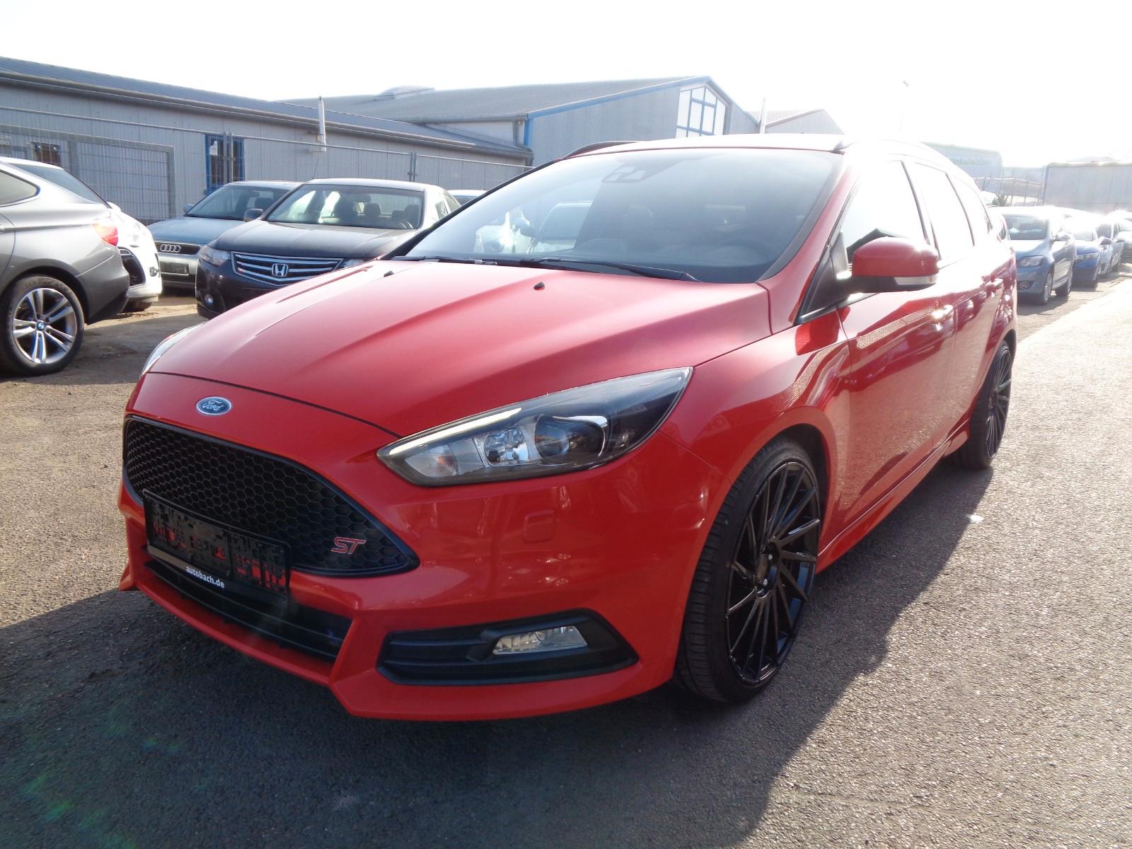Ford Focus Turnier ST°Navi°Bi-Xenon°Leder Recaro°UVM.