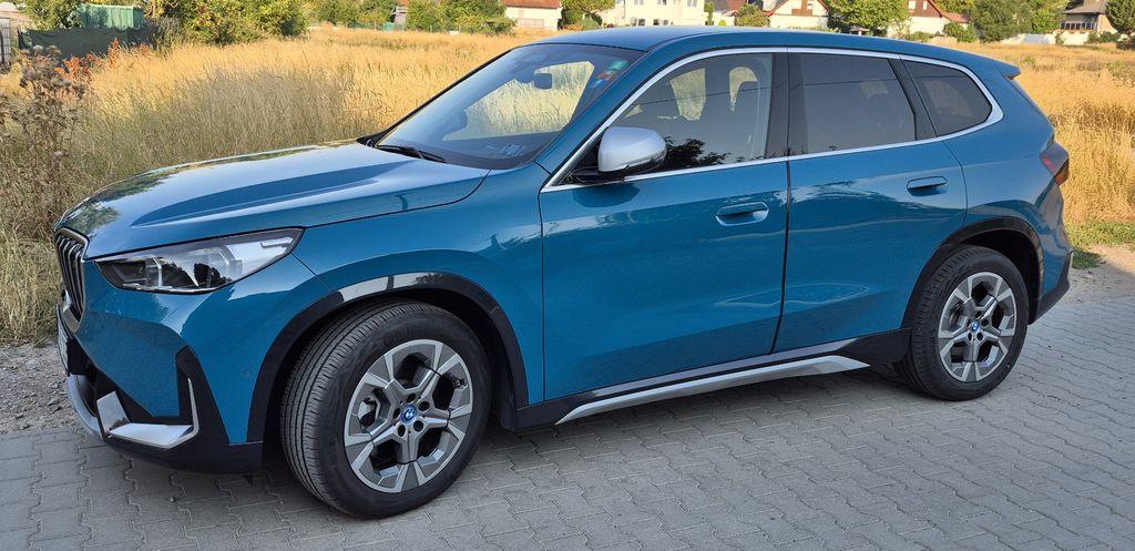 Image of BMW iX1