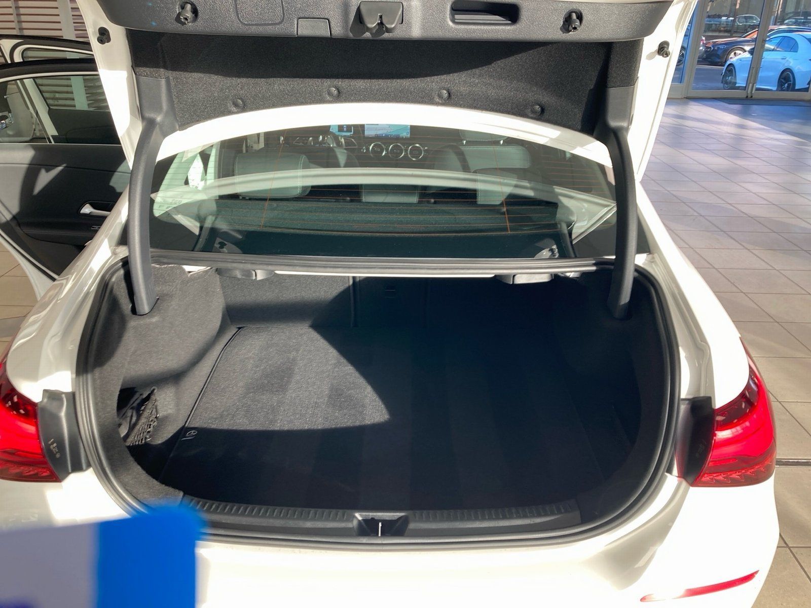 Fahrzeugabbildung Mercedes-Benz A 200 Progressive Lim*Totwink*360°*MBeam*Memory*