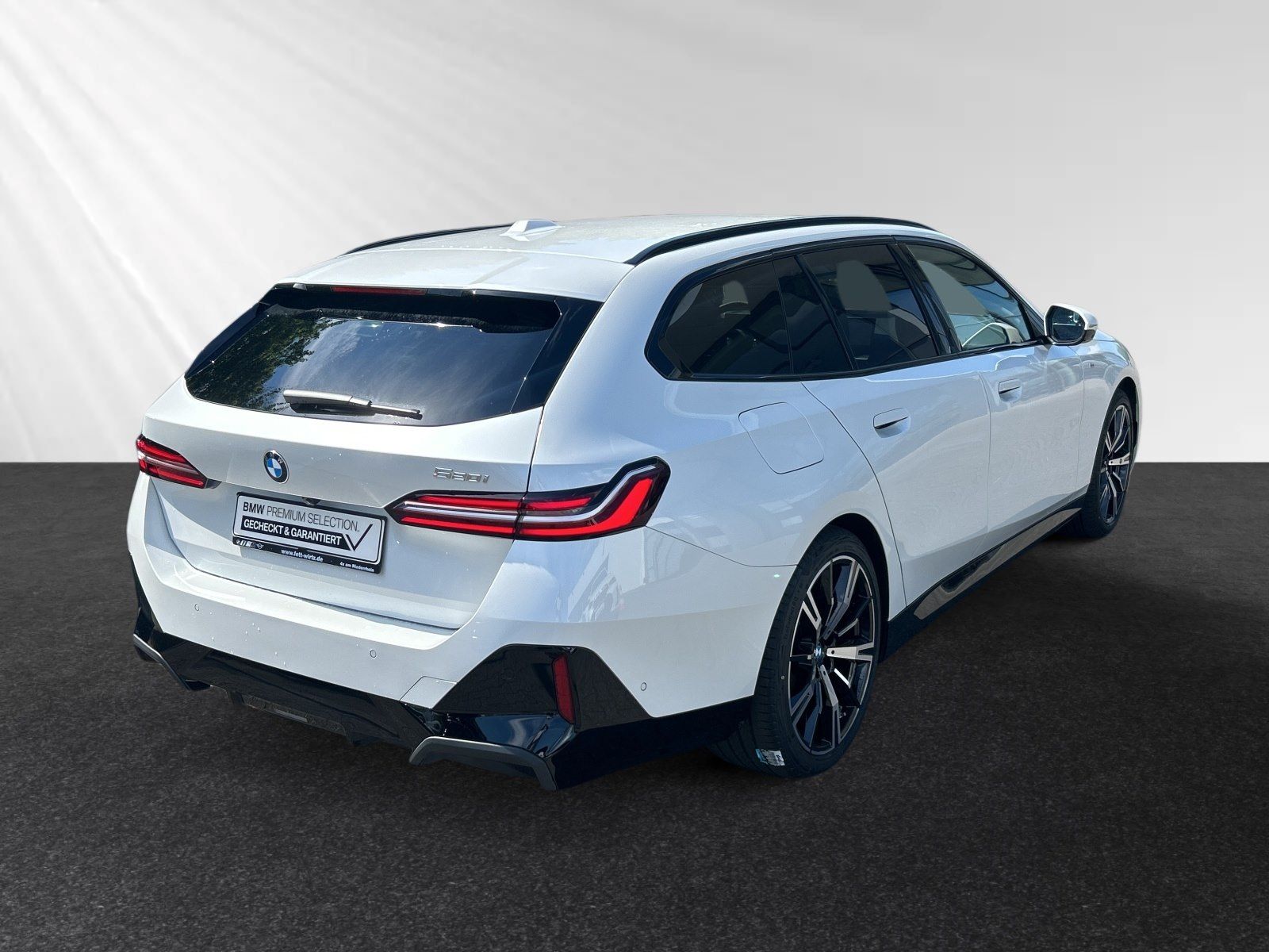 BMW 520i Touring M Sport AHK 20 LMR Autobahnass foto 3