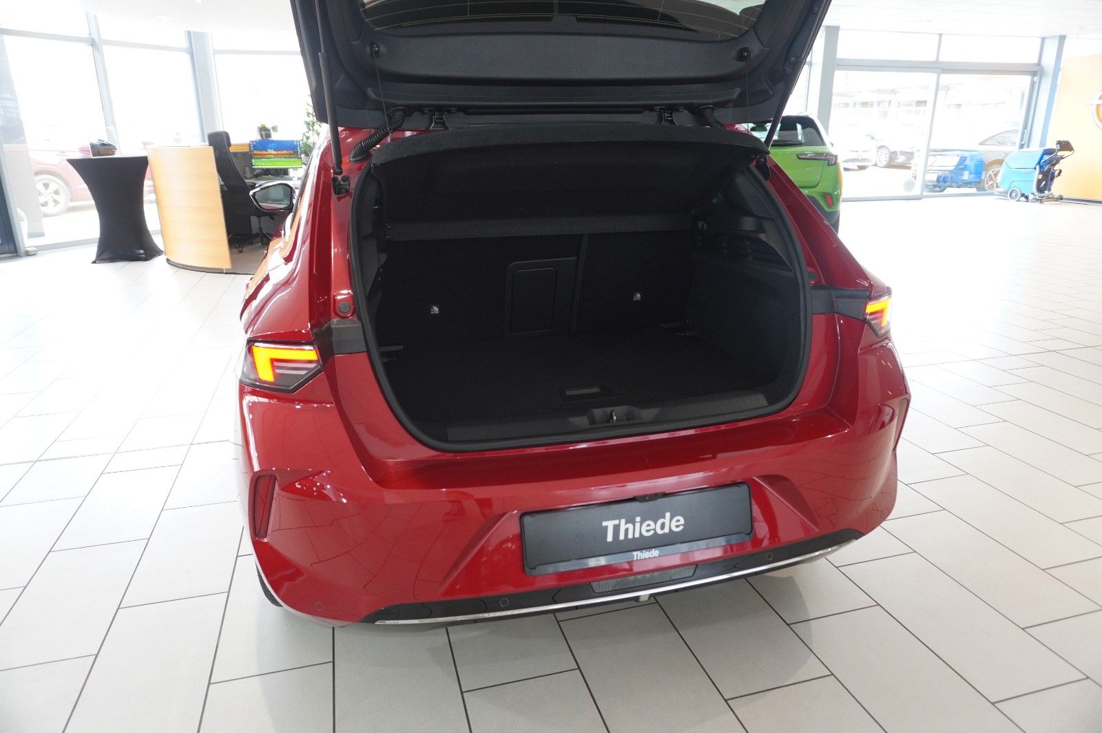 Fahrzeugabbildung Opel Astra L Lim. 1.2T ELEGANCE NAVI/LED/KAMERA/DAB+