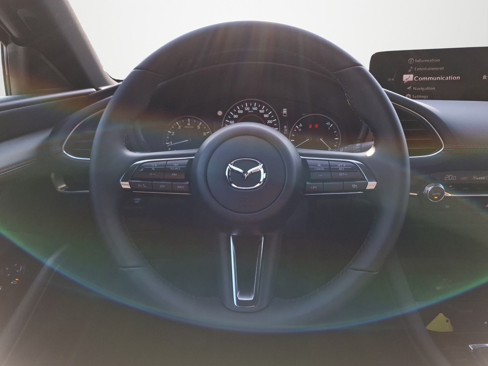 MAZDA 3 2.5 e-SKYACTIV G 140PS 6MT Homura - Image 11