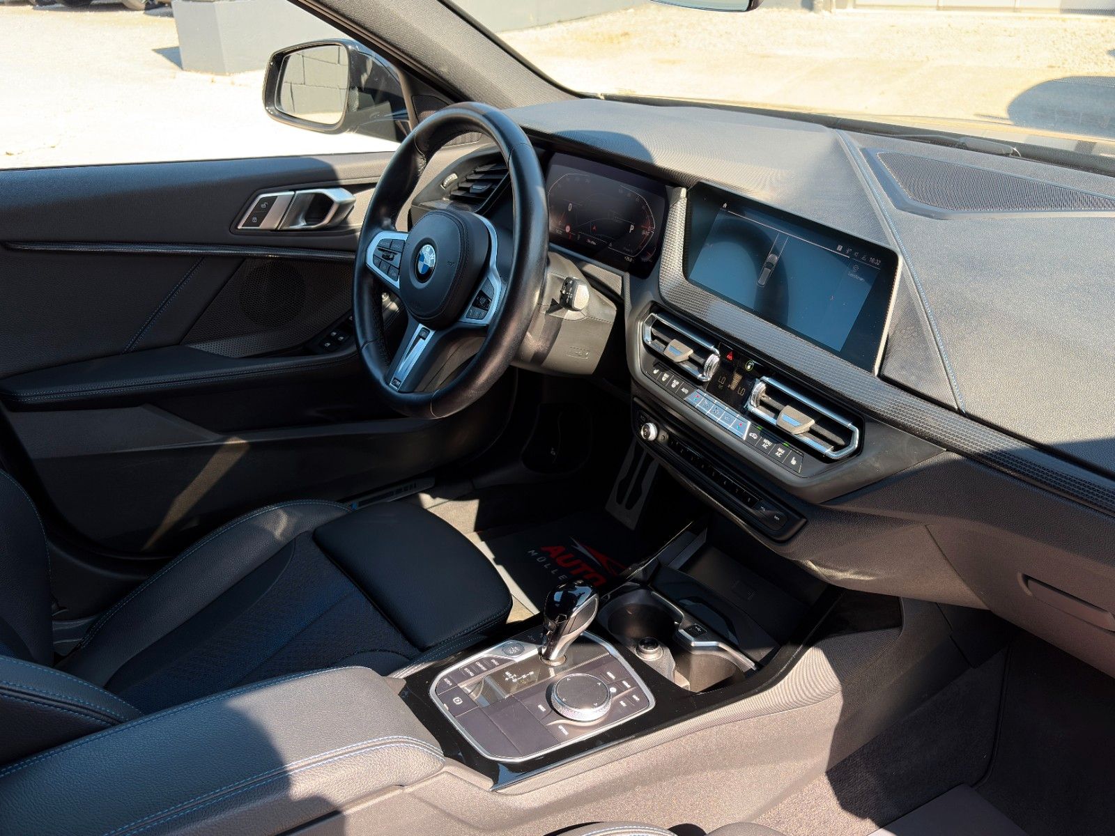 Fahrzeugabbildung BMW 118i M Sport Autom SHZ LHZ Hifi Amb Navi CarPlay