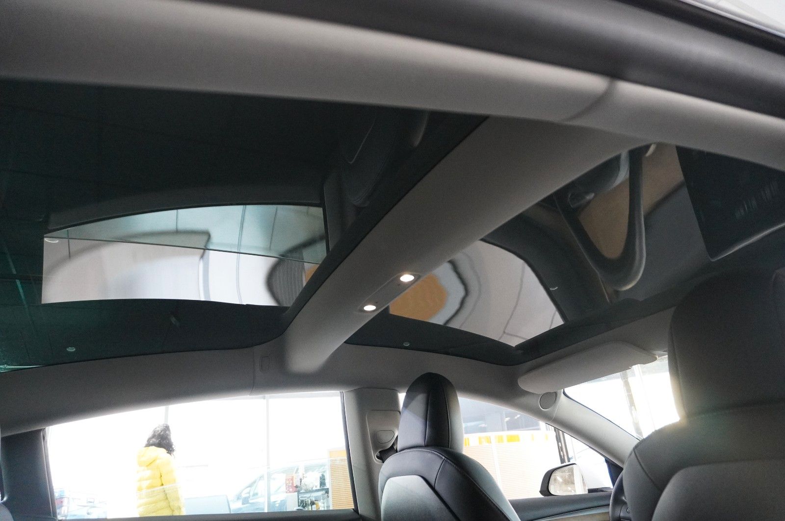 Fahrzeugabbildung Tesla Model 3 Standard Range Plus NAVI/KAMERA/SH/WÄRME