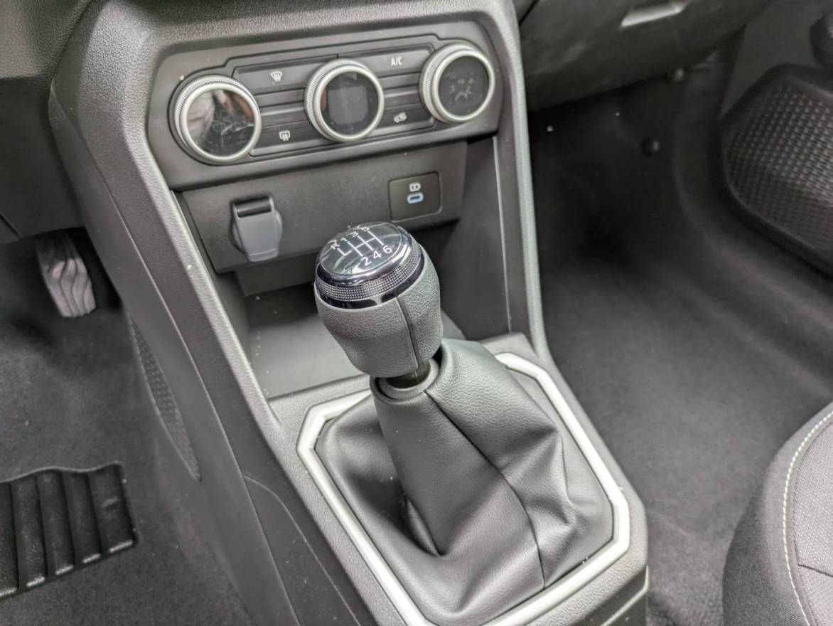 Fahrzeugabbildung Dacia Jogger Expression TCe 110 7-Sitzer