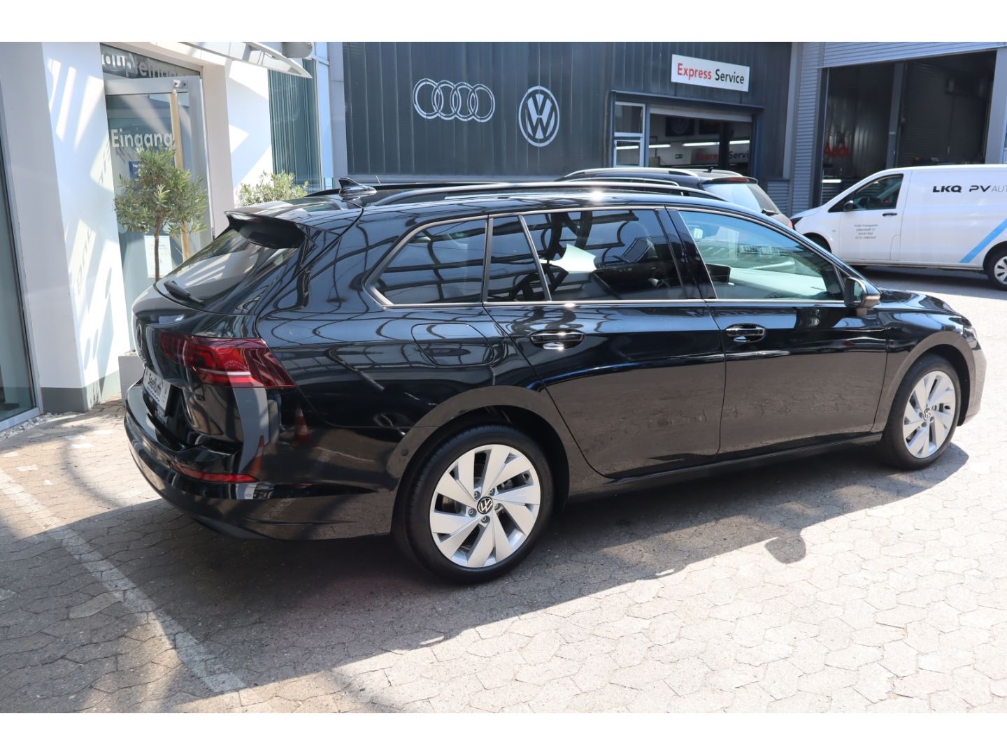Volkswagen Golf Variant VIII 2,0 TDI DSG AHK Winterpaket RF imagem 3