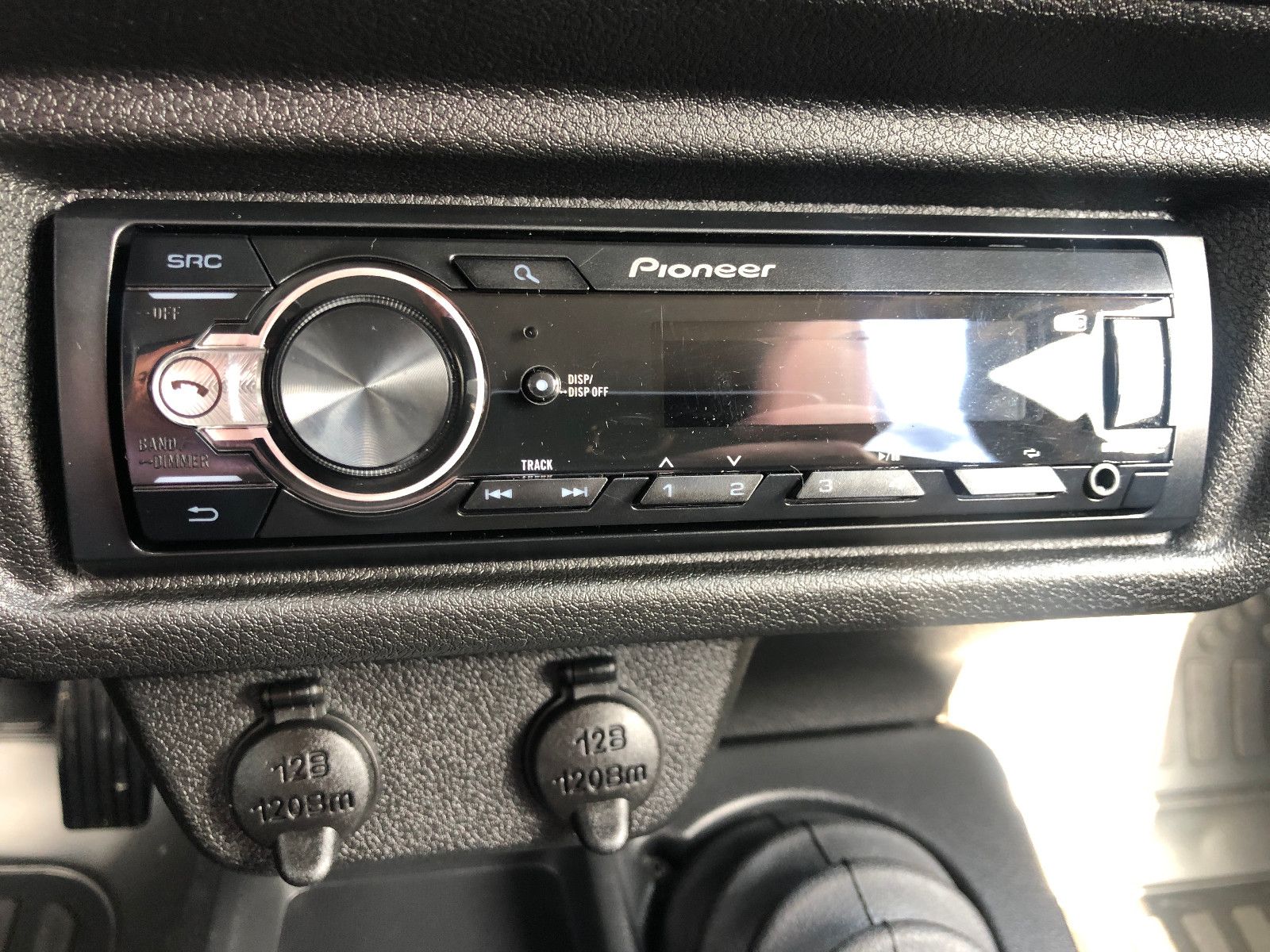 Fahrzeugabbildung Lada NIVA LEGEND "PREMIUM PLUS"! GROSTOL. REIF.; LED