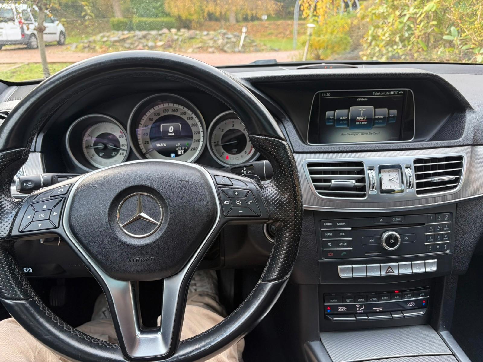 Mercedes-Benz E220 2015 — photo 7