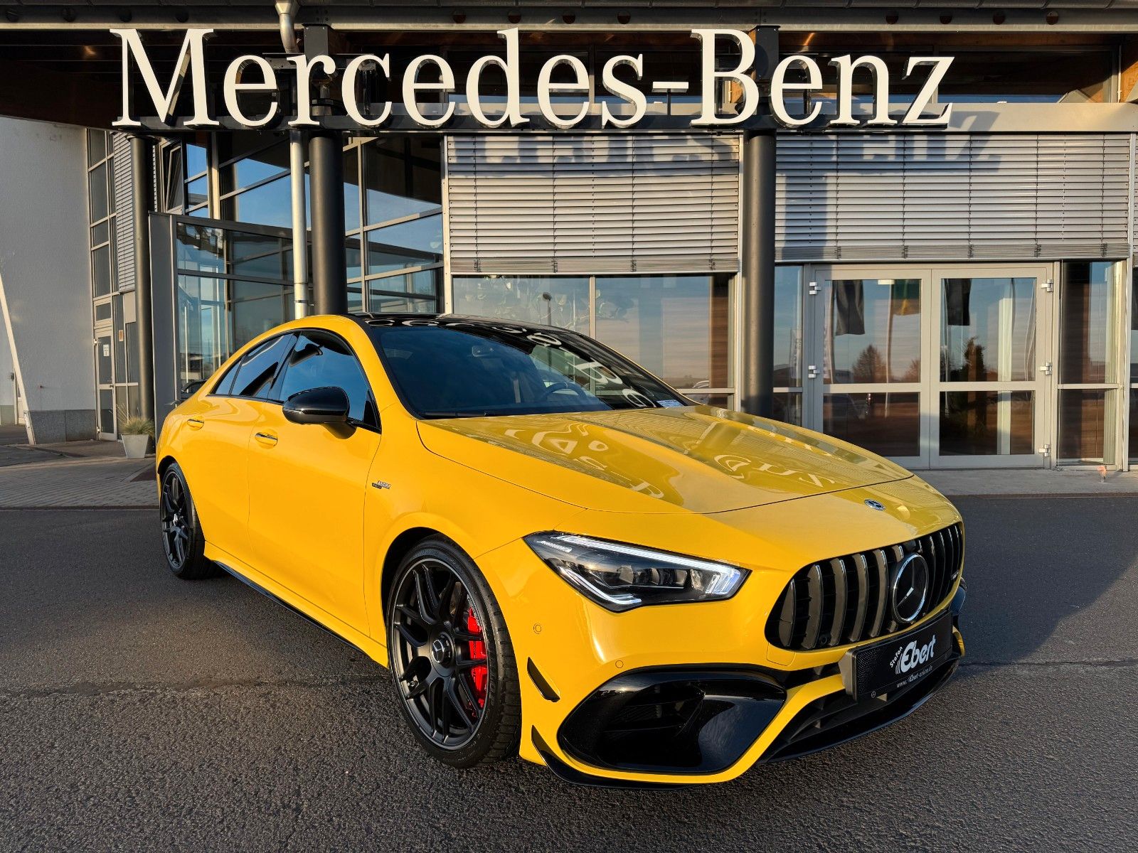 Fahrzeugabbildung Mercedes-Benz CLA 45 AMG+Aerodynamic+Pano+Burm+Multikontur+