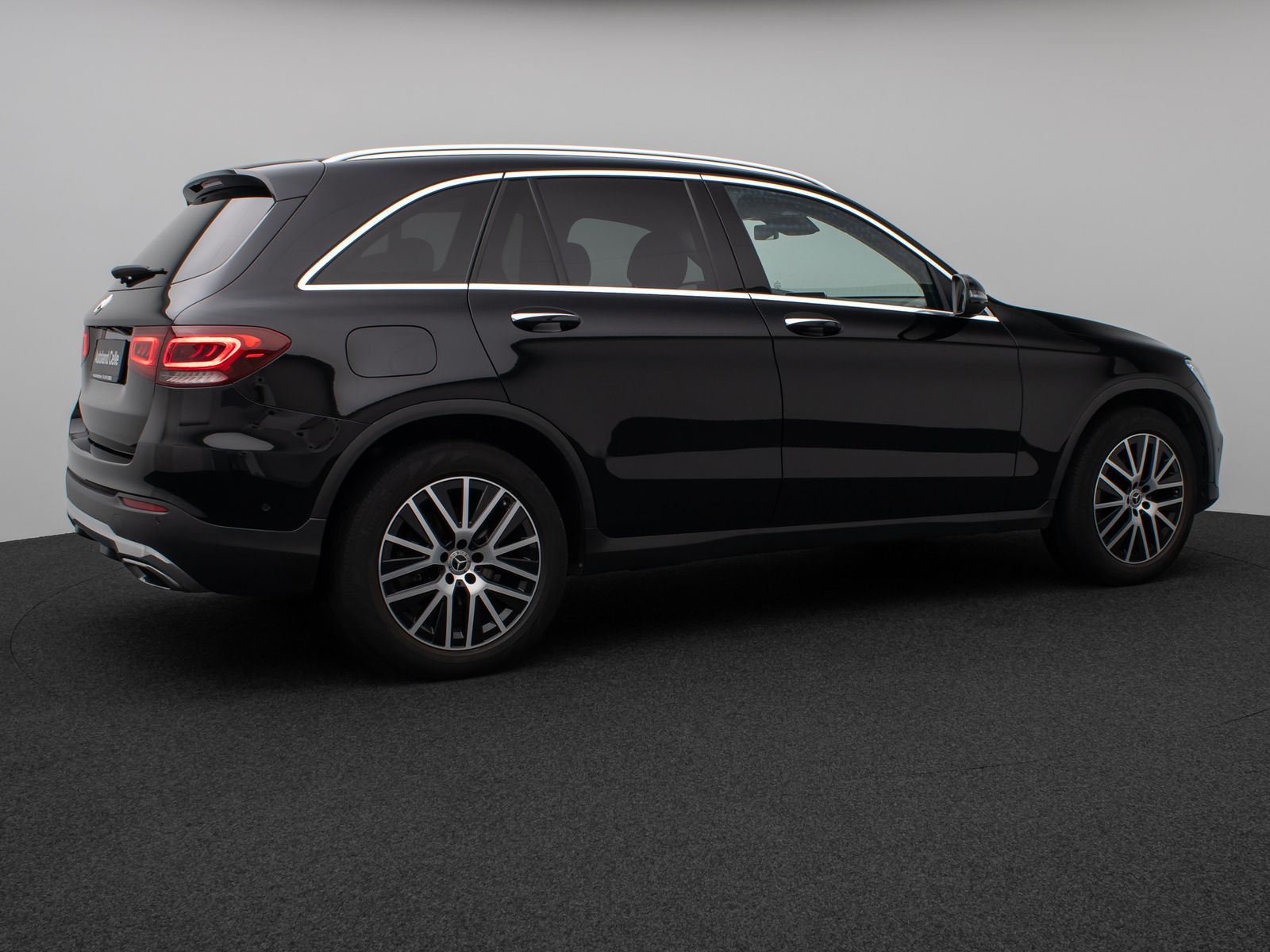 Fahrzeugabbildung Mercedes-Benz GLC 300 4Matic 9G-TRONIC Standhzg PDC LED AHK