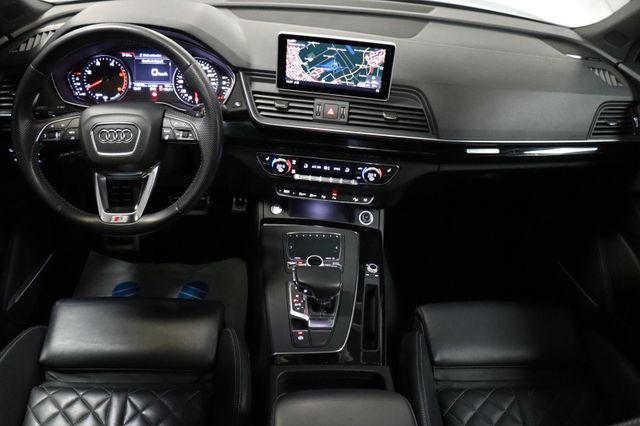 Fahrzeugabbildung Audi Q5 40 TDI Quattro S line Competition|PANO| 360°|