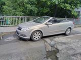 Opel Astra Twintop Cabrio 1.6 Cosmo - Opel Astra mit Benzin-Antrieb: Leder, Cabrio, 1.6