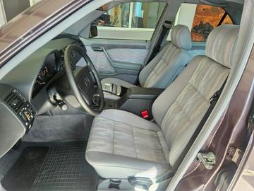 صورة 9 لـ 1993 Mercedes-BENZ C 220