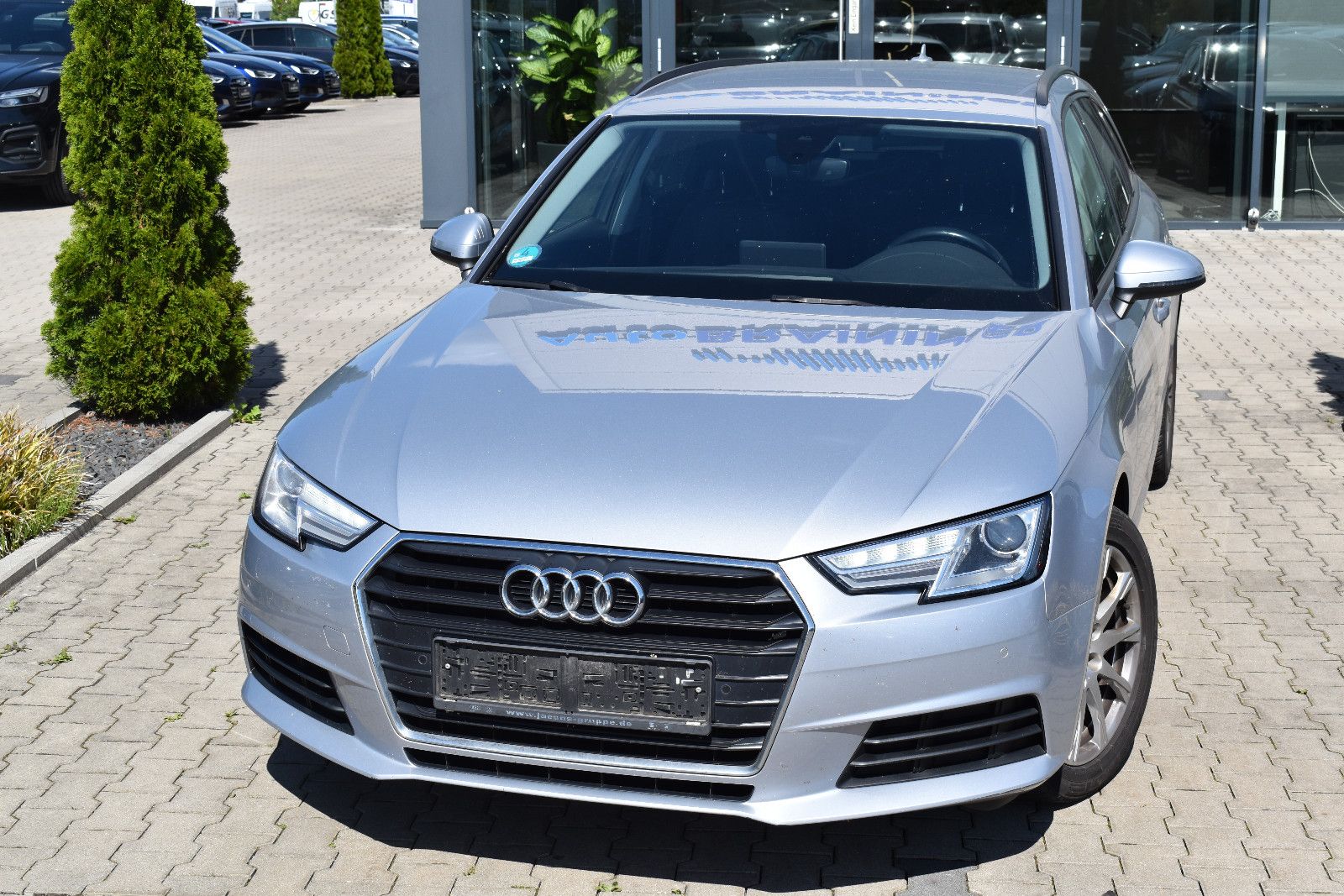 AUDI A4 Avant 2.0TDI BiXenon~Tempomat~VirtualCo~PDC