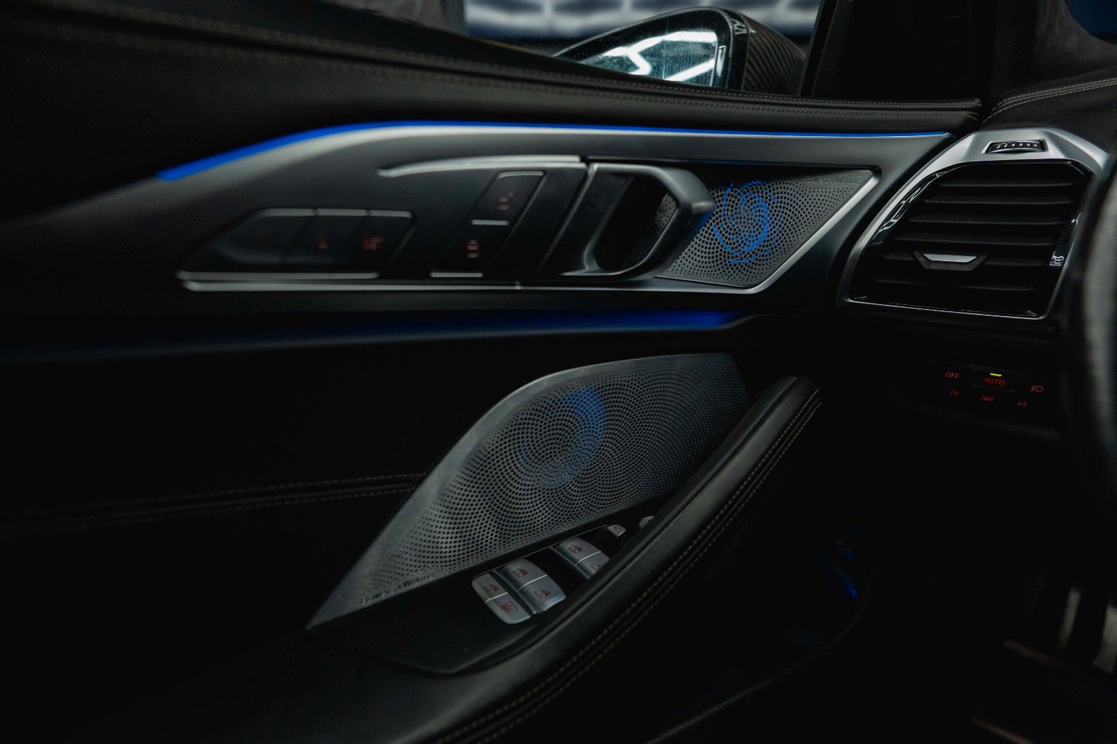 Fahrzeugabbildung BMW M850i xDrive M-Performance *Laser*B&W*ACC*360°*