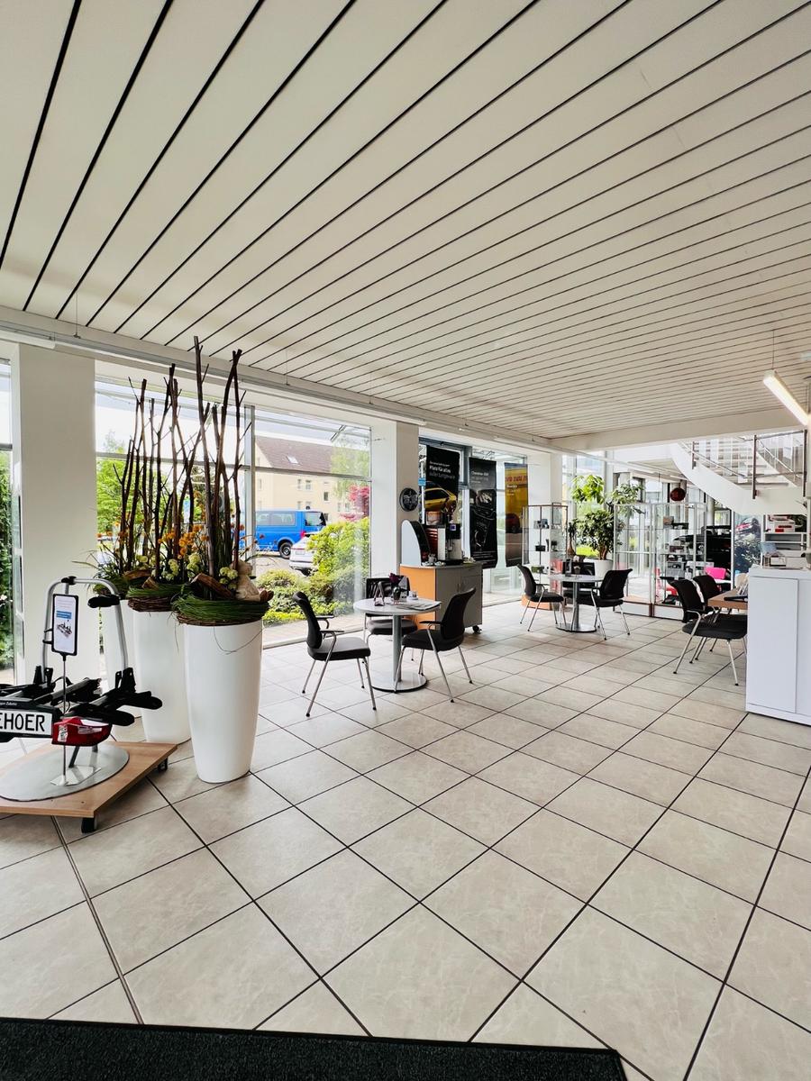 showroom-image-bottom
