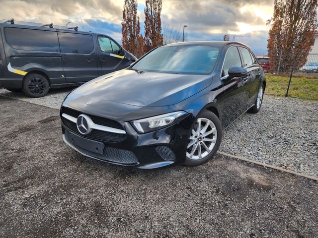 Mercedes-Benz A 200 d DCT Navi Kamera Leder Ambiente