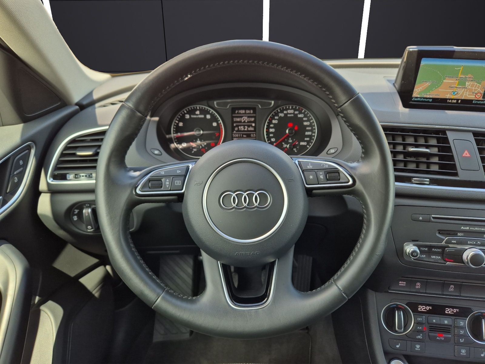 Fahrzeugabbildung Audi Q3 1.4 TFSI Sport AZV, Navi, Xenon