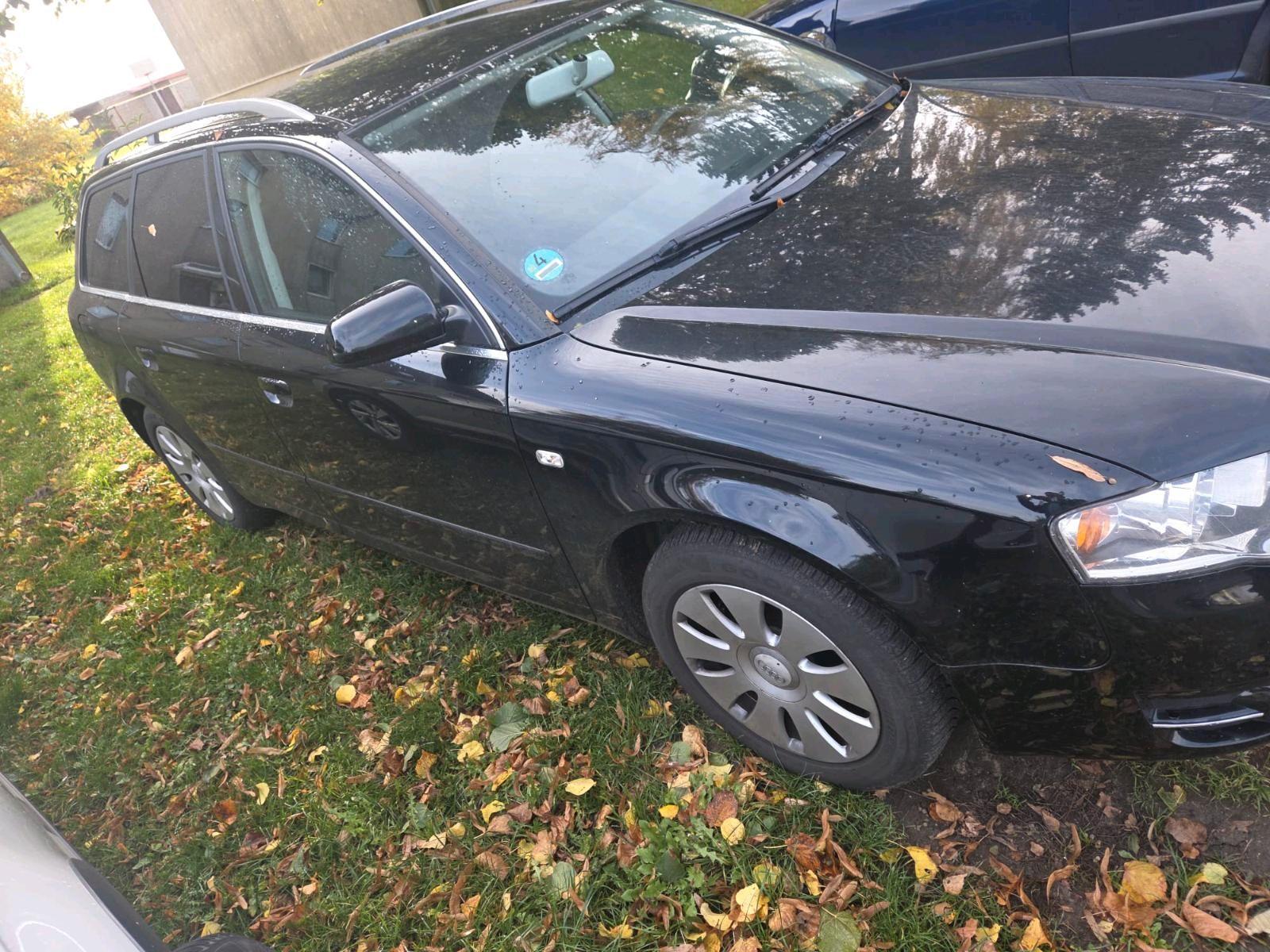 Audi A4 2005 — салон