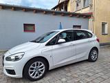BMW 225 xe Plug-in-Hybrid*Allrad*LED*Benzin/Elektro - BMW 225 Active Tourer: Limousine