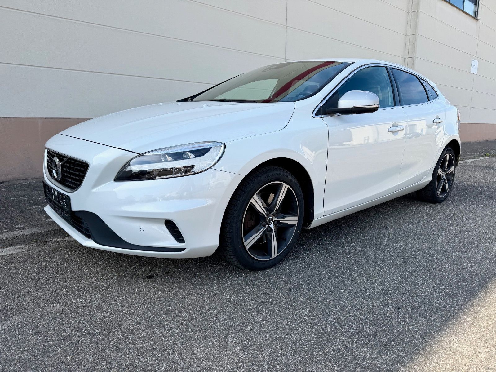 VOLVO V40