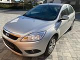 Ford Focus 1,6 Ghia Ghia - Ford Focus aus 2010: Ghia