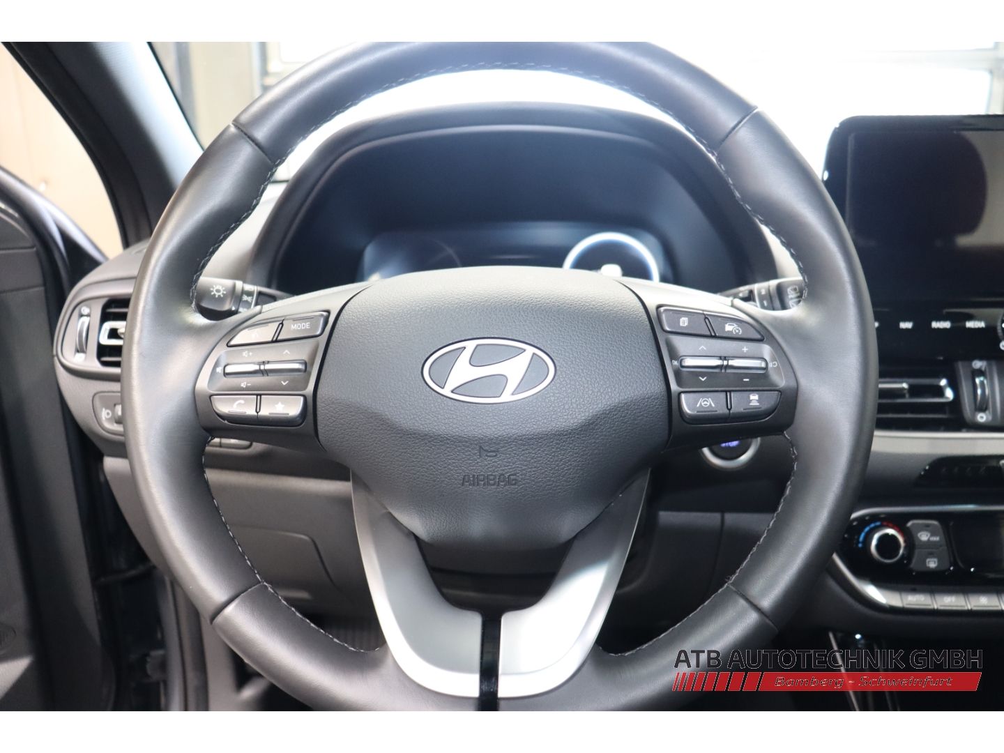 Fahrzeugabbildung Hyundai i30 Kombi Advantage 1.5 T-GDi 48V DCT