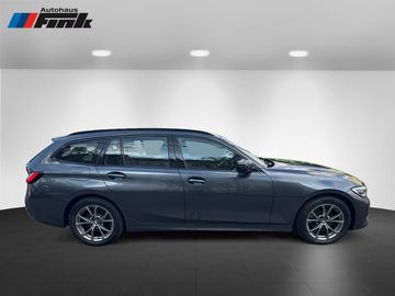 BMW 320d xDrive A Sport Line DAB LED WLAN RFK Shz