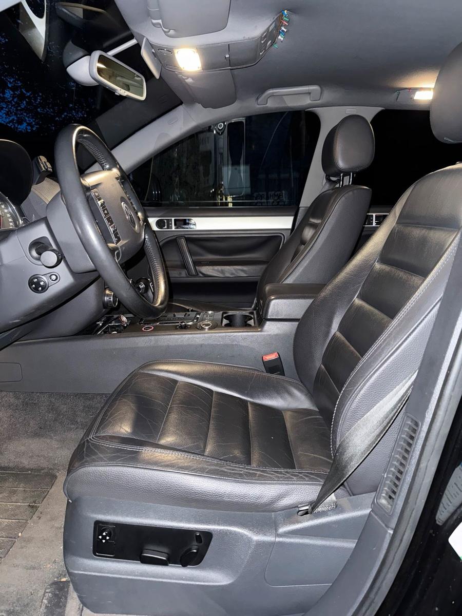 Volkswagen Touareg 2004 — photo 13