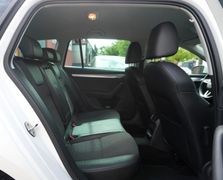 Fahrzeugabbildung Skoda Octavia Combi Elegance DSG Tempomat Klim SHZ PDC