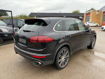 Porsche Cayenne - 3