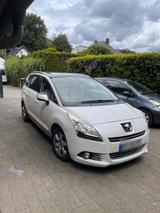 Peugeot 5008 - Peugeot 5008 aus 2013
