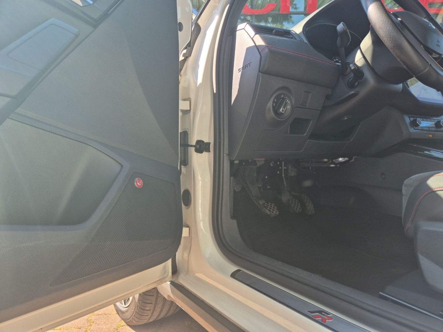 Fahrzeugabbildung SEAT Arona 1.0 TSI Navi Dig. Cockpit Soundsystem ACC