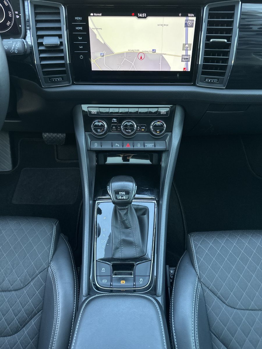 Fahrzeugabbildung SKODA Kodiaq 2.0 TSI DSG 4x4 7-Sitzer NAV+LED+PANO+VC