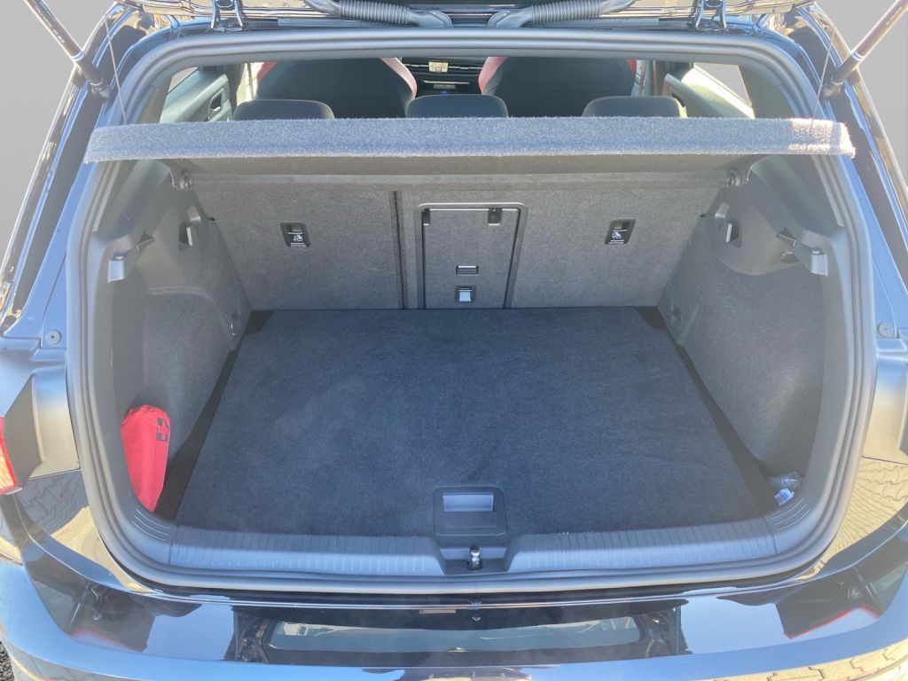 Fahrzeugabbildung Volkswagen Golf 2.0 TSI DSG GTI ACC  LED-Matrix