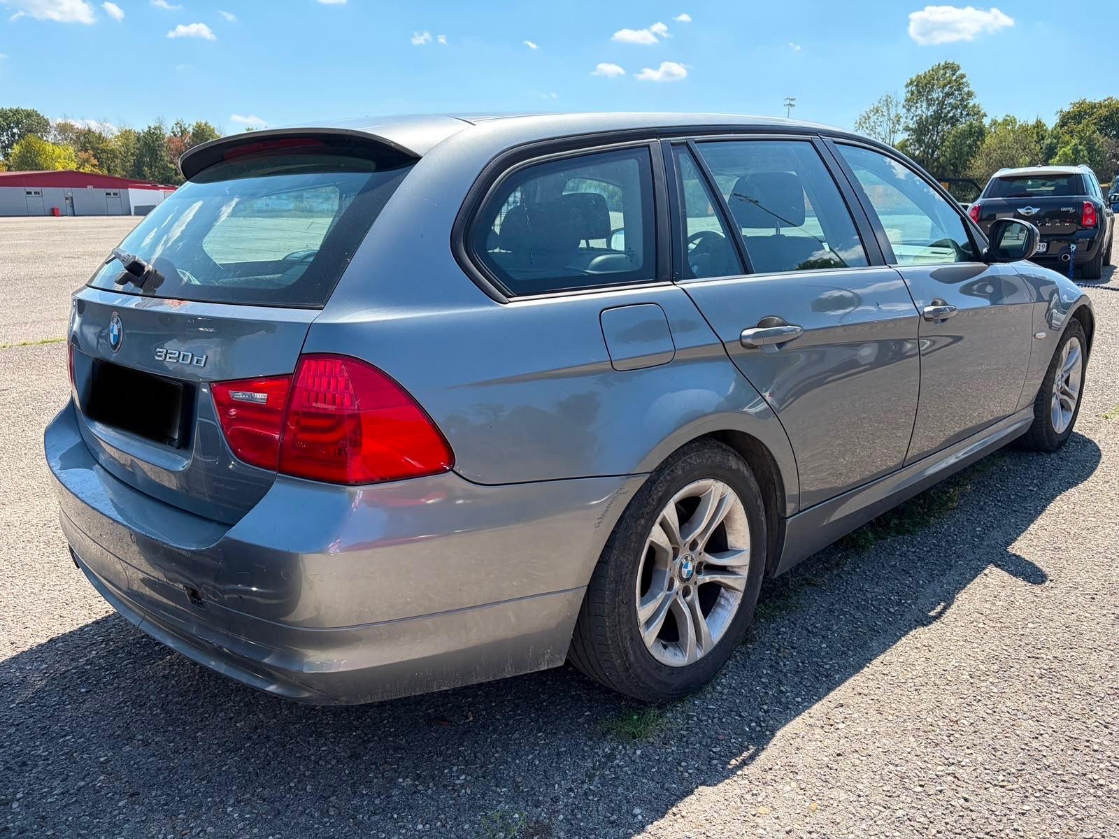 BMW 320 2011 — engine 1.995 cm³, 184 HP (135kW)