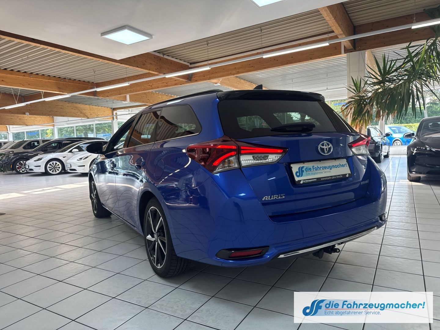 Fahrzeugabbildung Toyota Auris Touring Sports Hybrid 1.8  Klimaautom Spur