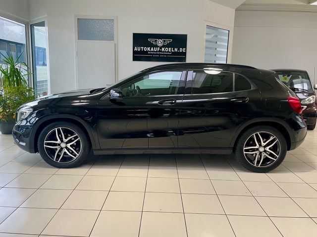MERCEDES-BENZ GLA 180 Score Automatik/Leder/Navi/Alus